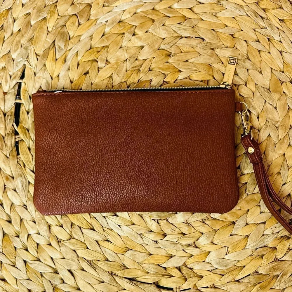 New Liz Claiborne Wristlet Charging Wallet Clutch - Picture 3 of 6